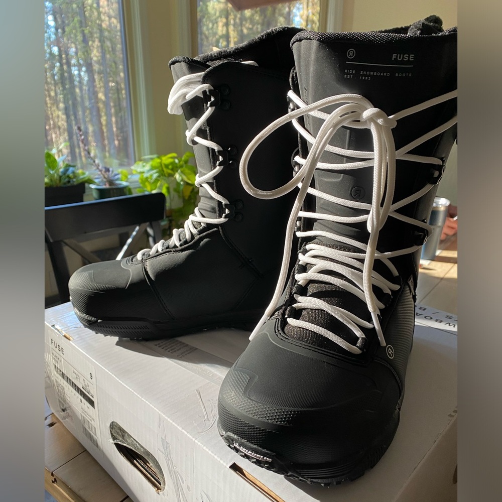 NIB Men’s Ride Fuse Snowboard Boots - Size 9